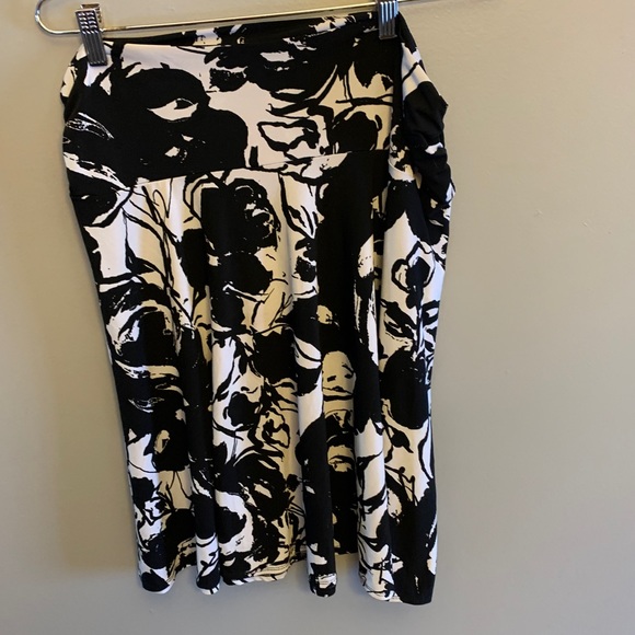 Flowy floral print skirt, 12 - Picture 3 of 3